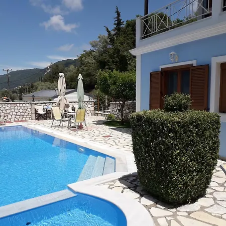 Dolphins Áyios Nikítas