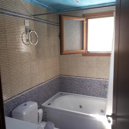 Dolphins * Áyios Nikítas