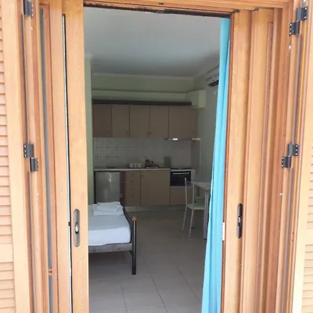 Dolphins * Áyios Nikítas